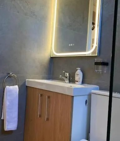 Beautiful One Bedroom 100 Meters From The Beach, Recently Renovated * Лимасол